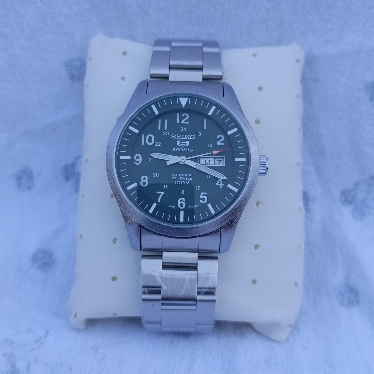 Seiko 5 Sports 7S36-0380 Automatic Men’s Stainless Steel Watch – Day & Date, 30M Water Resistant