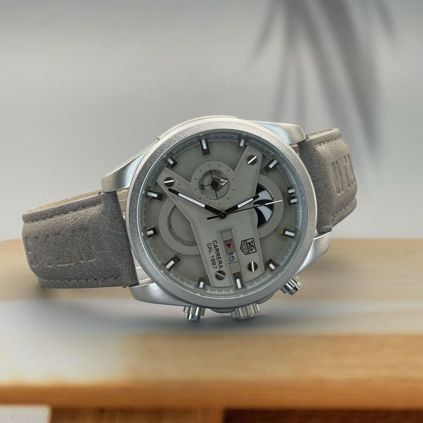 Luxury Chronograph Fashion Timepiece With Leather Strap For Men