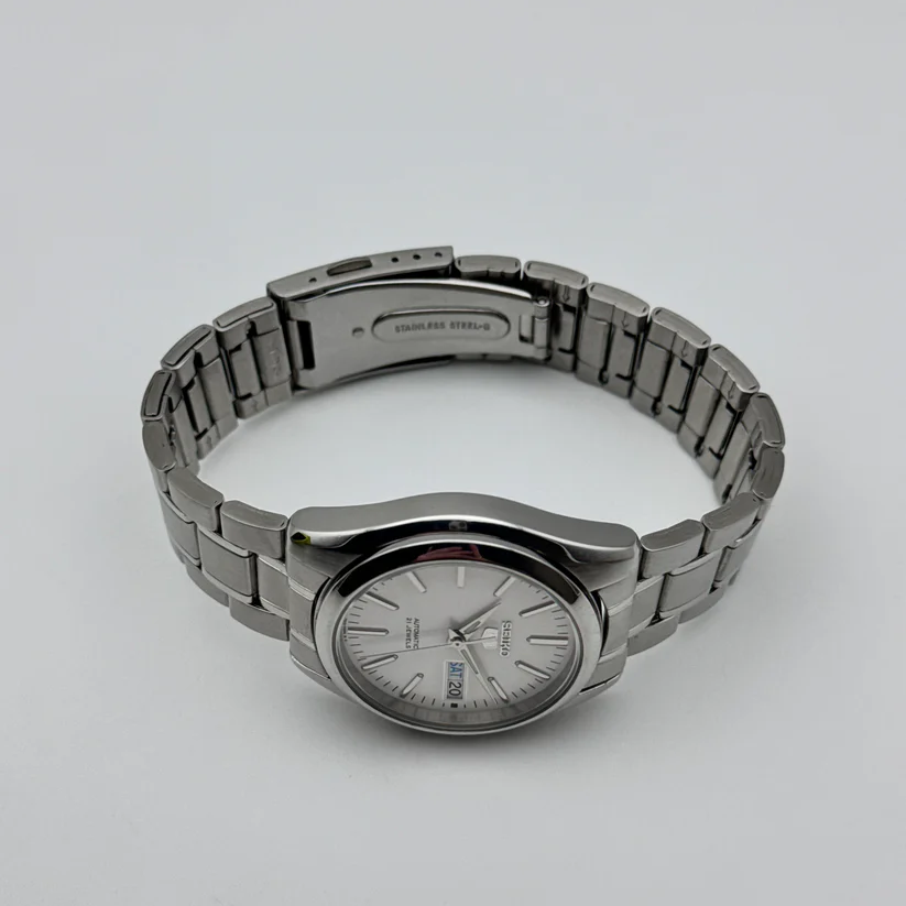 Vintage  7S26-01V0 Automatic - 21 Jewels Japanese Mechanical Watch - Day/Date Calendar - Original Stainless Steel Bracelet