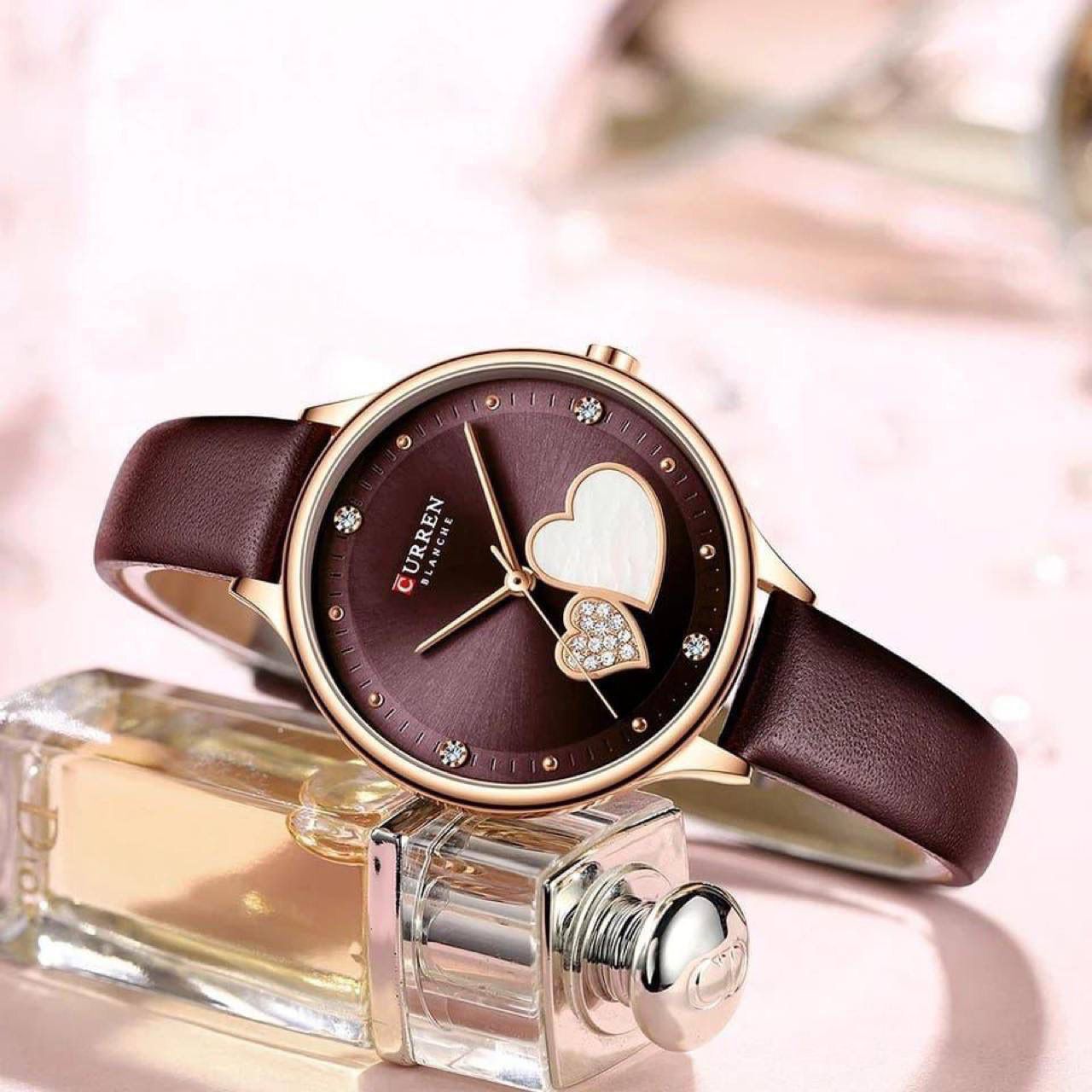 Top Brand new CURREN 9077 Watches for Women Luxury Quartz Wristwatch with Leather Straps Elegant Fashion Female Clock 2026
